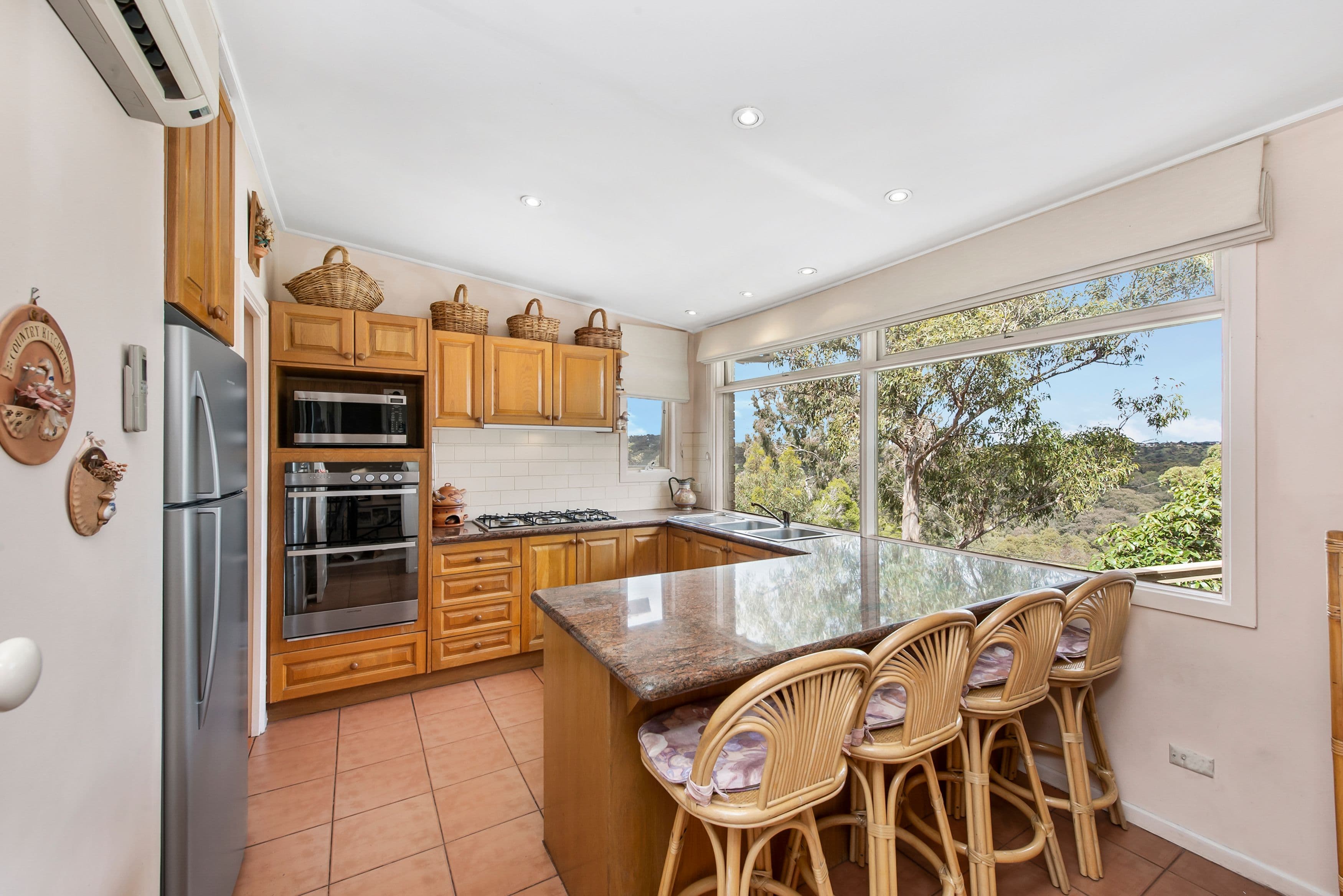 22 Riverside Avenue, Keilor VIC 3036, Keilor - Thumbnail 2