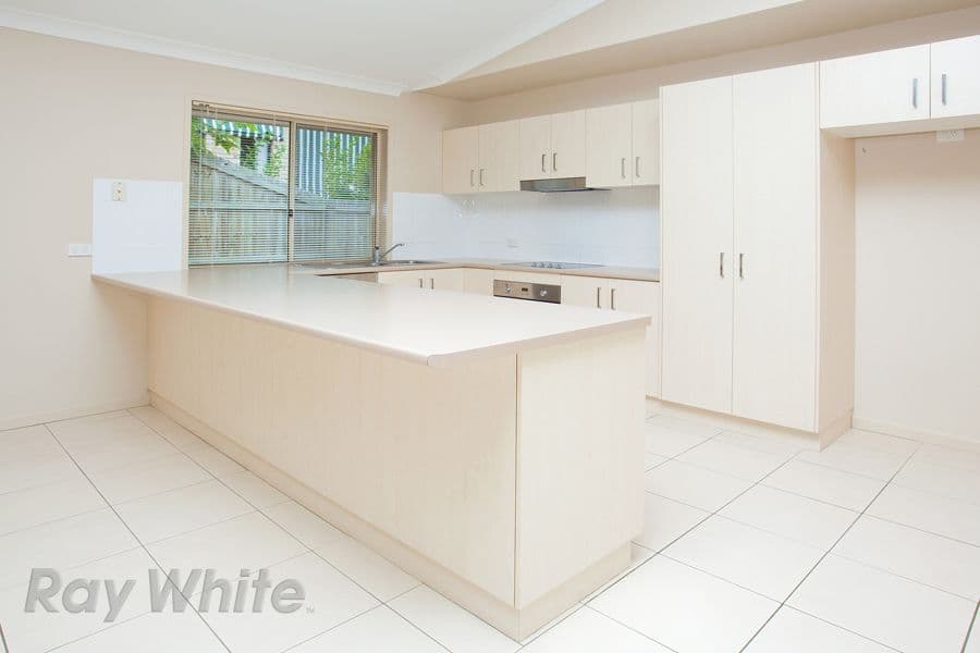 4 Esperance Crescent, SPRINGFIELD LAKES QLD 4300, Springfield Lakes - Thumbnail 2
