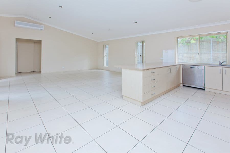 4 Esperance Crescent, SPRINGFIELD LAKES QLD 4300, Springfield Lakes - Thumbnail 3