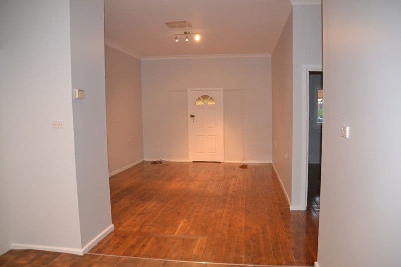 23 Melrose Street, CONDOBOLIN NSW 2877, Condobolin - Thumbnail 2