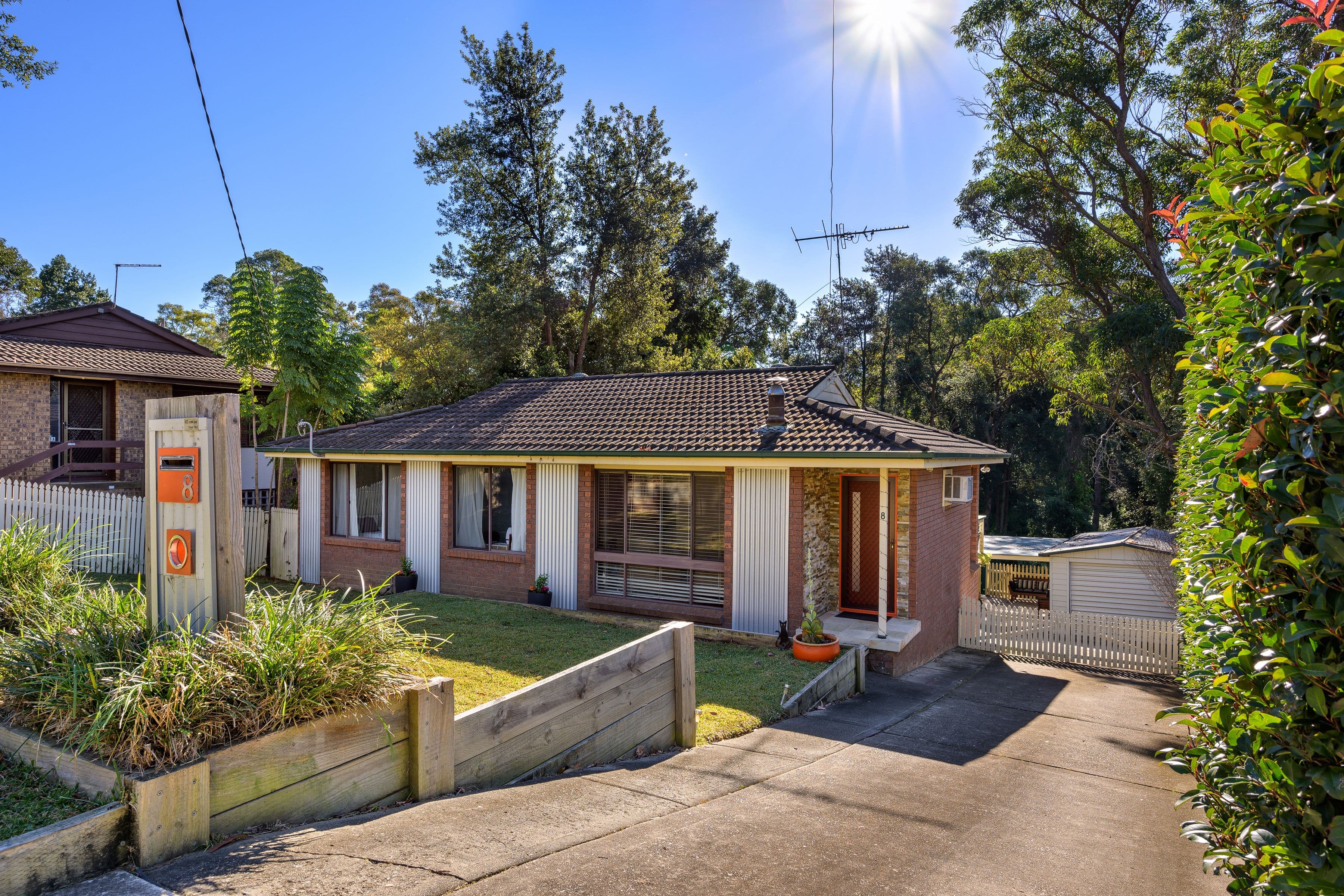 8 Linnet Street, Winmalee - Image 1