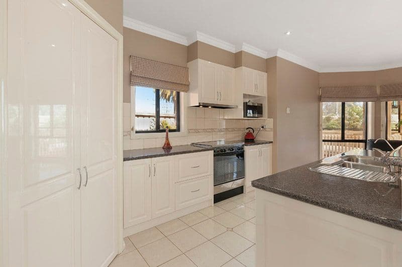 4 Ruby Place, DINGLEY VILLAGE VIC 3172, Dingley Village - Thumbnail 5