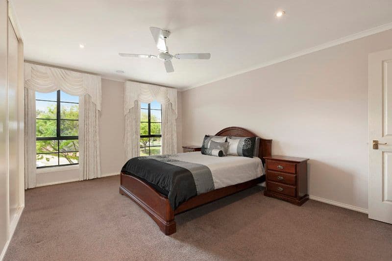 4 Ruby Place, DINGLEY VILLAGE VIC 3172, Dingley Village - Thumbnail 6