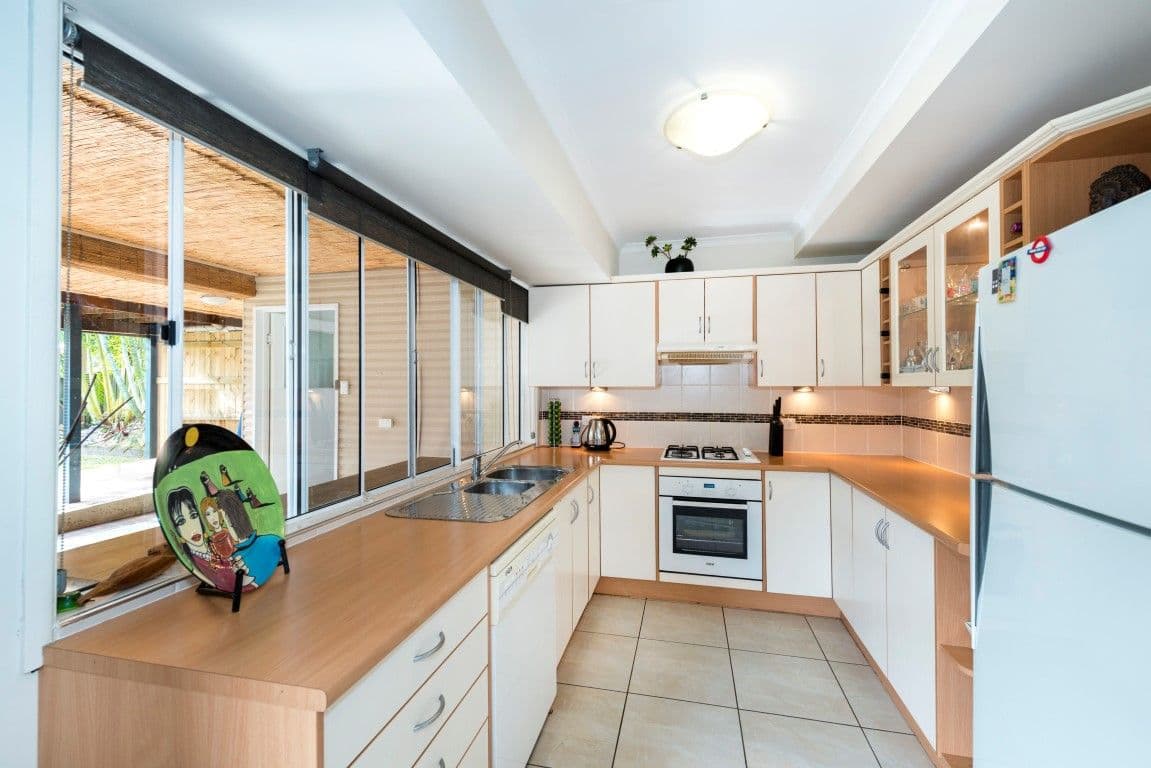 41 Oatland Crescent, HOLLAND PARK WEST QLD 4121, Holland Park West - Thumbnail 4