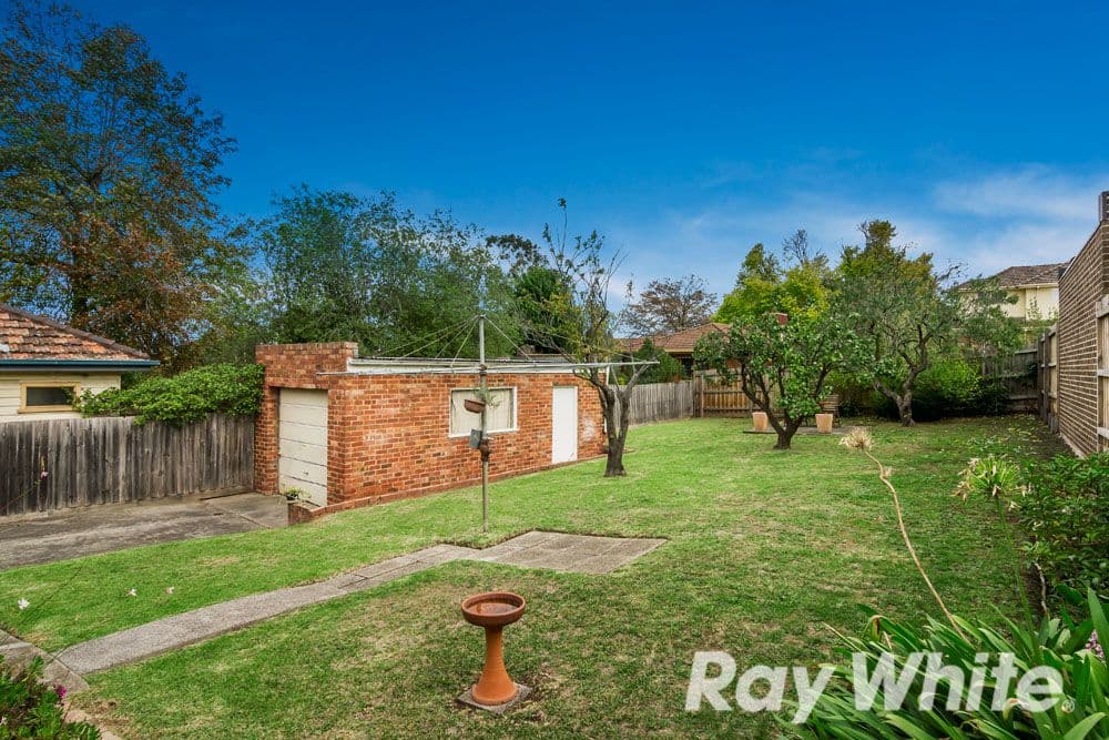 221 Rosanna Road, Rosanna VIC 3084, Rosanna - Thumbnail 3