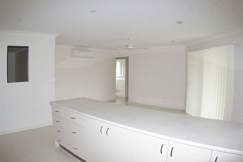 6 Stint Court, DECEPTION BAY QLD 4508, Deception Bay - Thumbnail 3