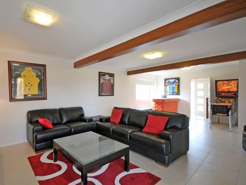 11 Bight Court, MERMAID WATERS QLD 4218, Mermaid Waters - Thumbnail 2