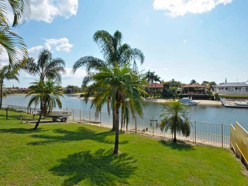 11 Bight Court, MERMAID WATERS QLD 4218, Mermaid Waters - Thumbnail 3