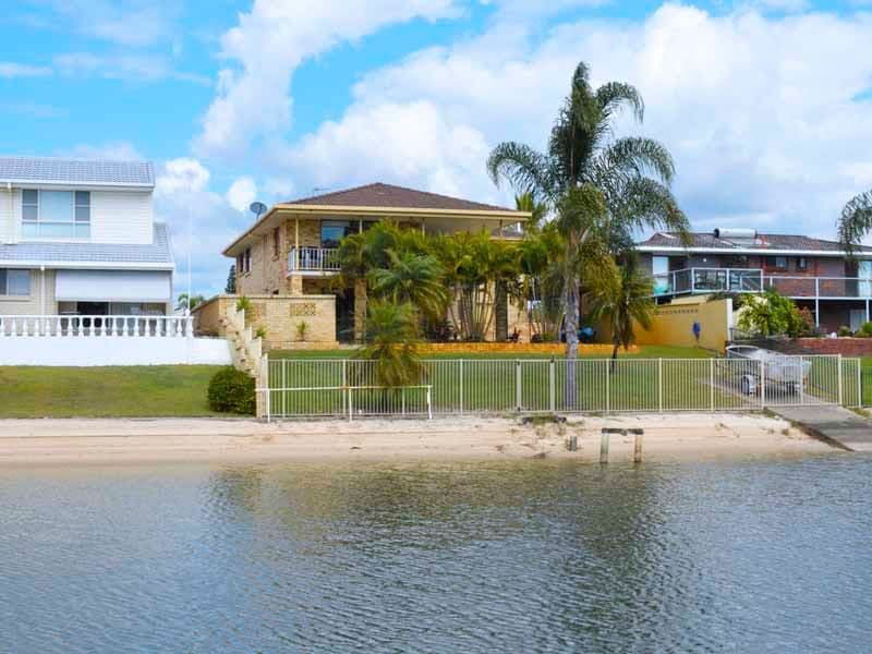 11 Bight Court, MERMAID WATERS QLD 4218, Mermaid Waters - Thumbnail 4