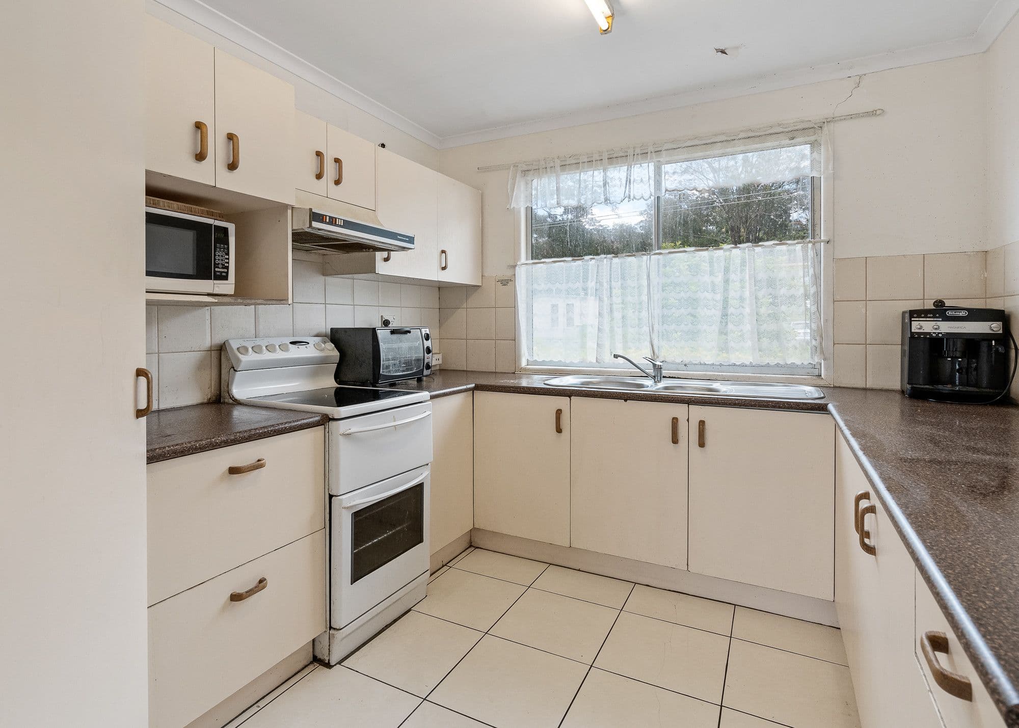 22 Polaris Avenue, Kingston QLD 4114, Kingston - Thumbnail 5