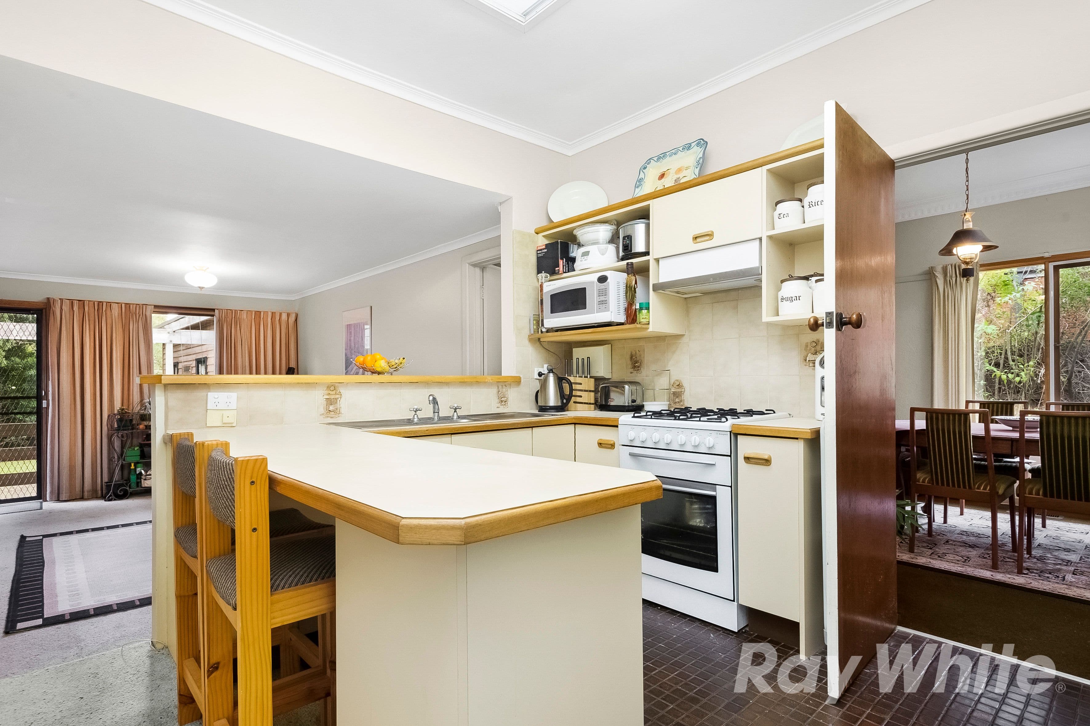31 Hunter Street, Glen Waverley VIC 3150, Glen Waverley - Thumbnail 2
