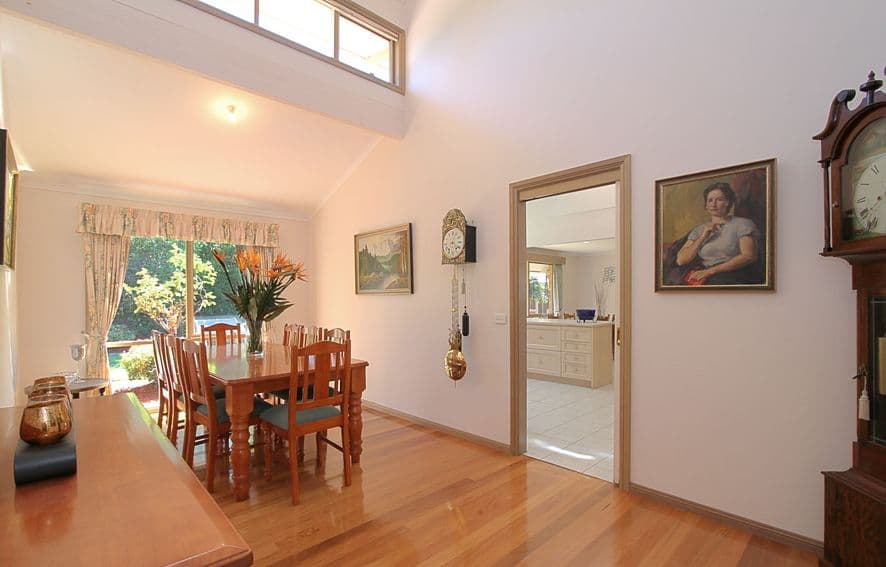 2 Toorak Court, GREENSBOROUGH VIC 3088, Greensborough - Thumbnail 5