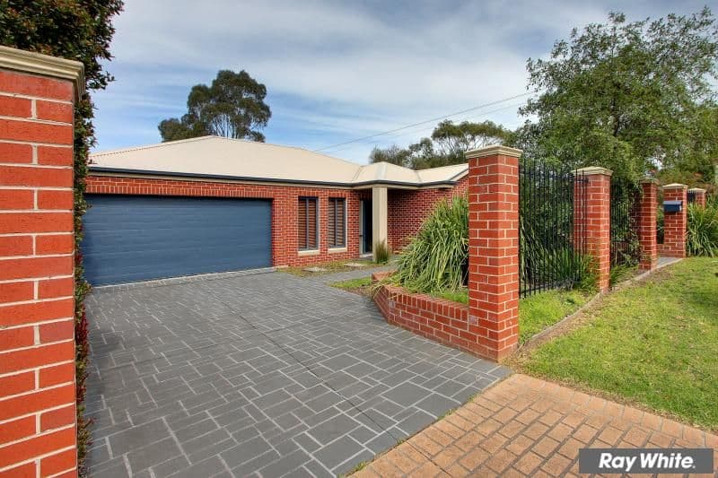 2 Caversham Drive, MORNINGTON VIC 3931, Mornington - Thumbnail 3