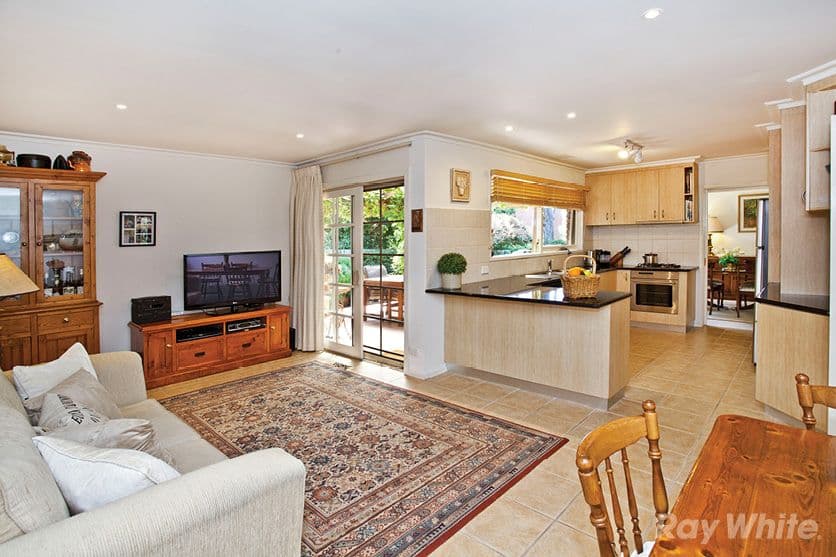 3 The Glade, WHEELERS HILL VIC 3150, Wheelers Hill - Thumbnail 2