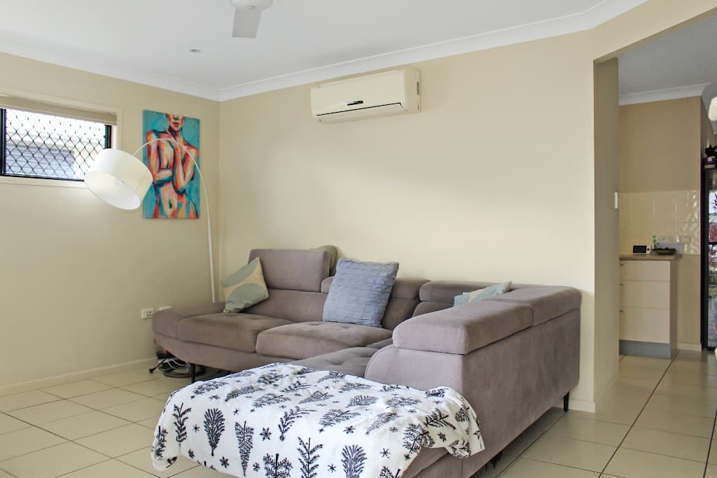 9 Chester Street, Mount Louisa, QLD, 4814, Mount Louisa - Thumbnail 2