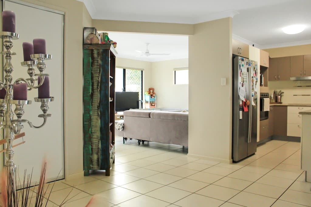 9 Chester Street, Mount Louisa, QLD, 4814, Mount Louisa - Thumbnail 4