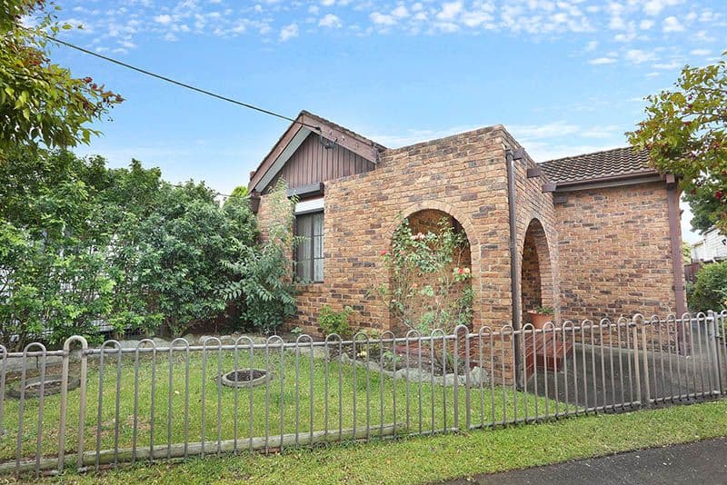 8 Polding Street, Fairfield - Image 1