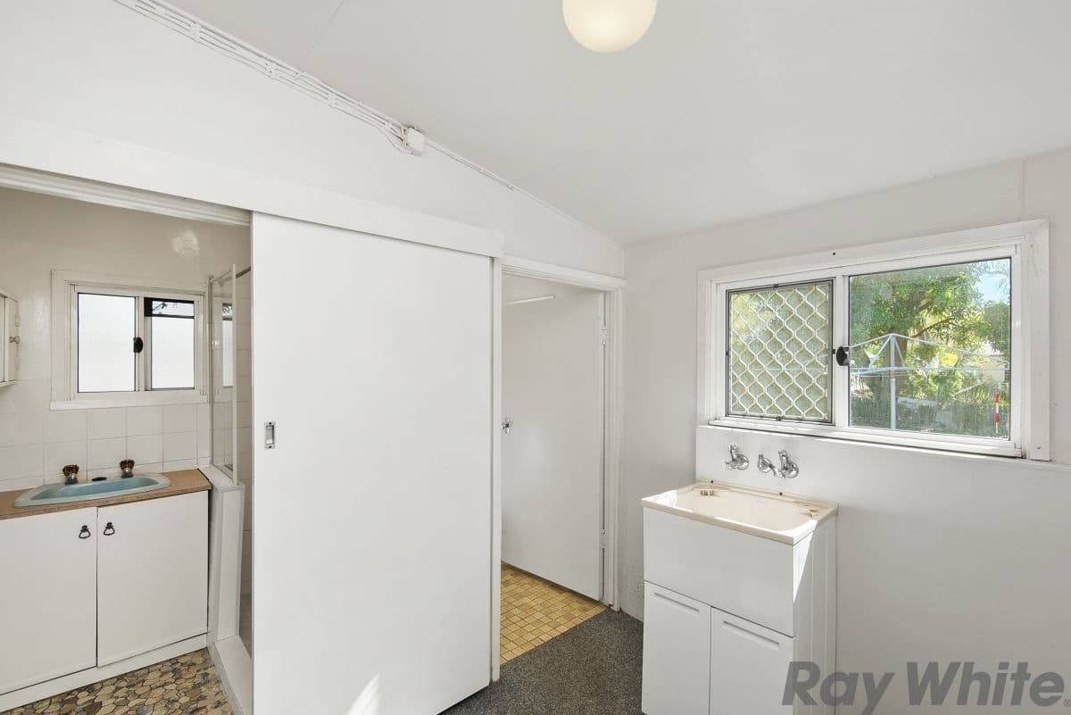 9 Seymour Street, Deception Bay QLD 4508, Deception Bay - Thumbnail 5