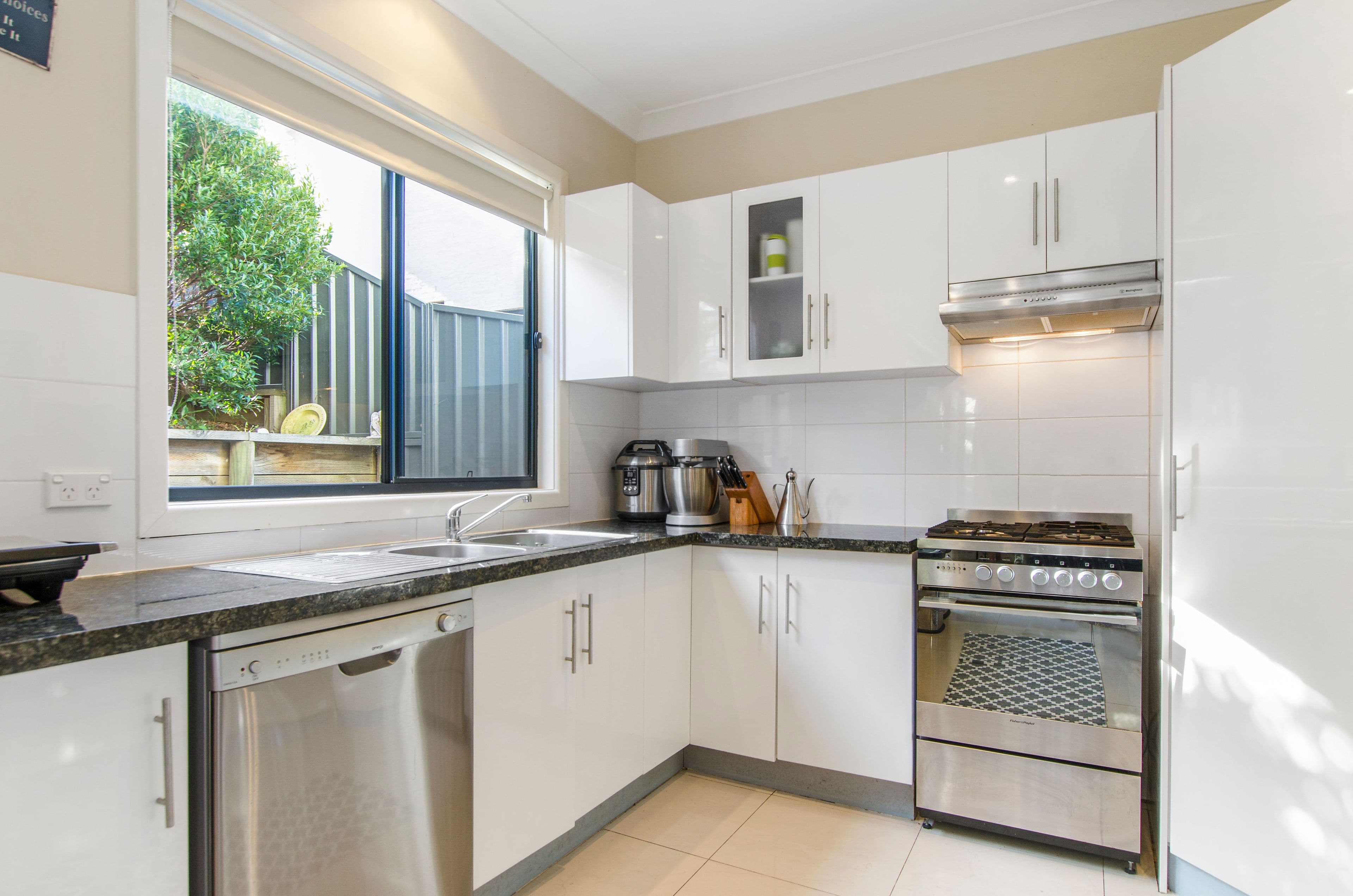 32 Bruce Street, Unanderra - Thumbnail 3