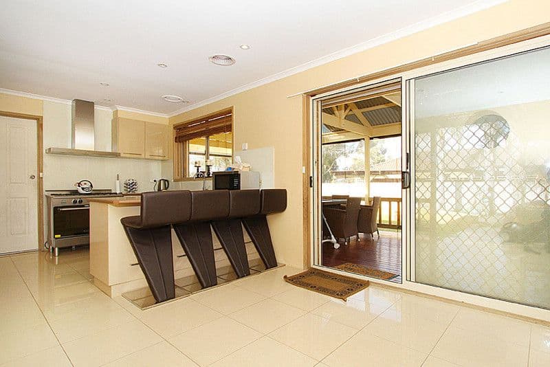 1 Monterey Court, MILL PARK VIC 3082, Mill Park - Thumbnail 3