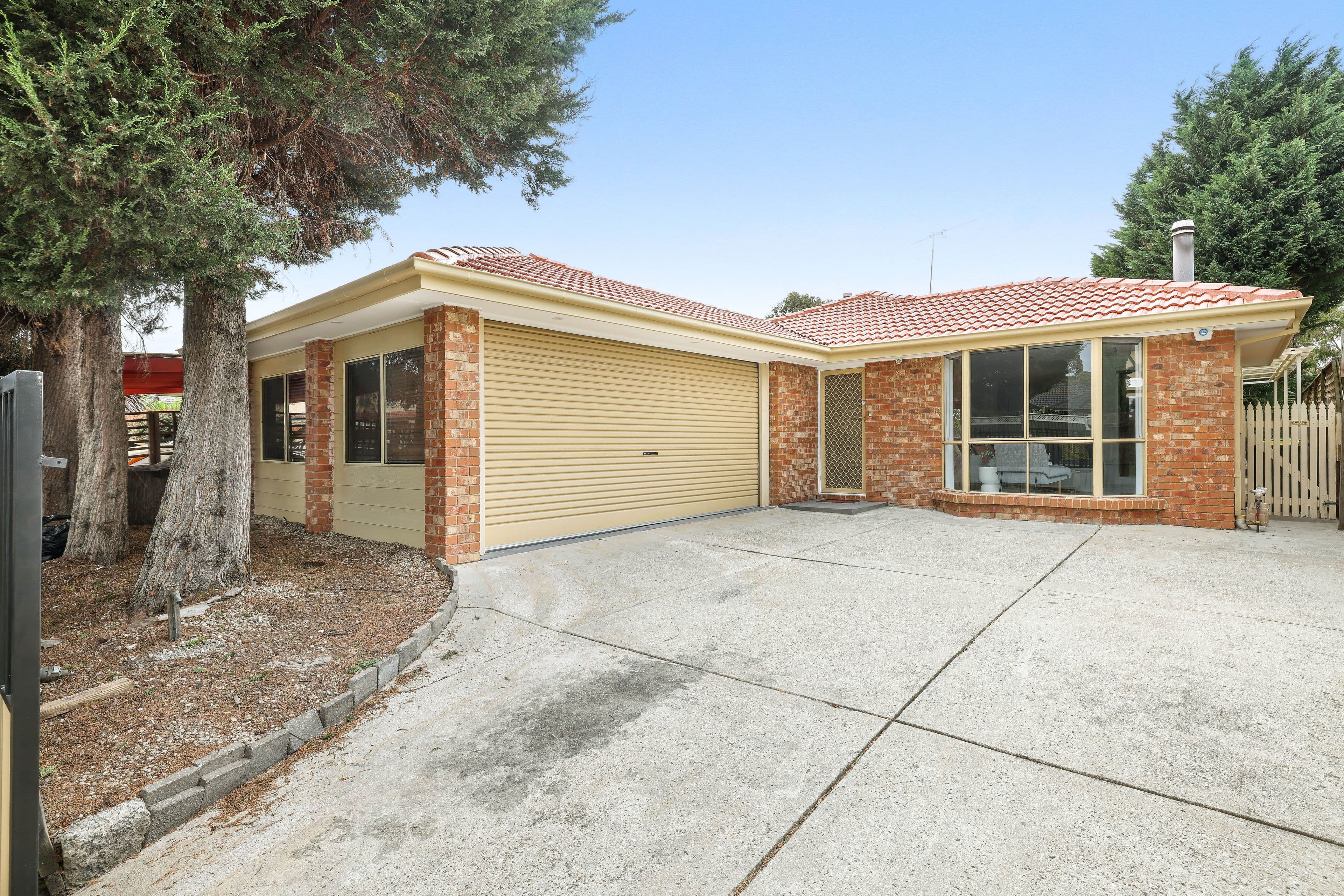 15 Crespin Place, Roxburgh Park VIC 3064, Roxburgh Park - Thumbnail 2