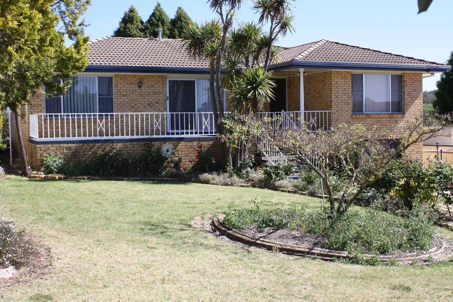 17 Cross Street, Glen Innes - Image 1