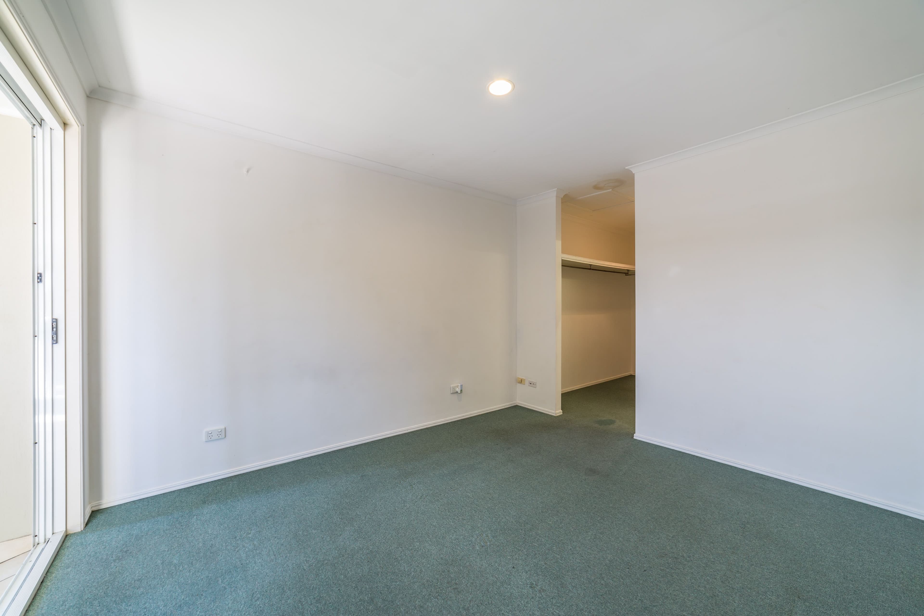74 Pohlman Street, Southport QLD 4215, Southport - Thumbnail 3