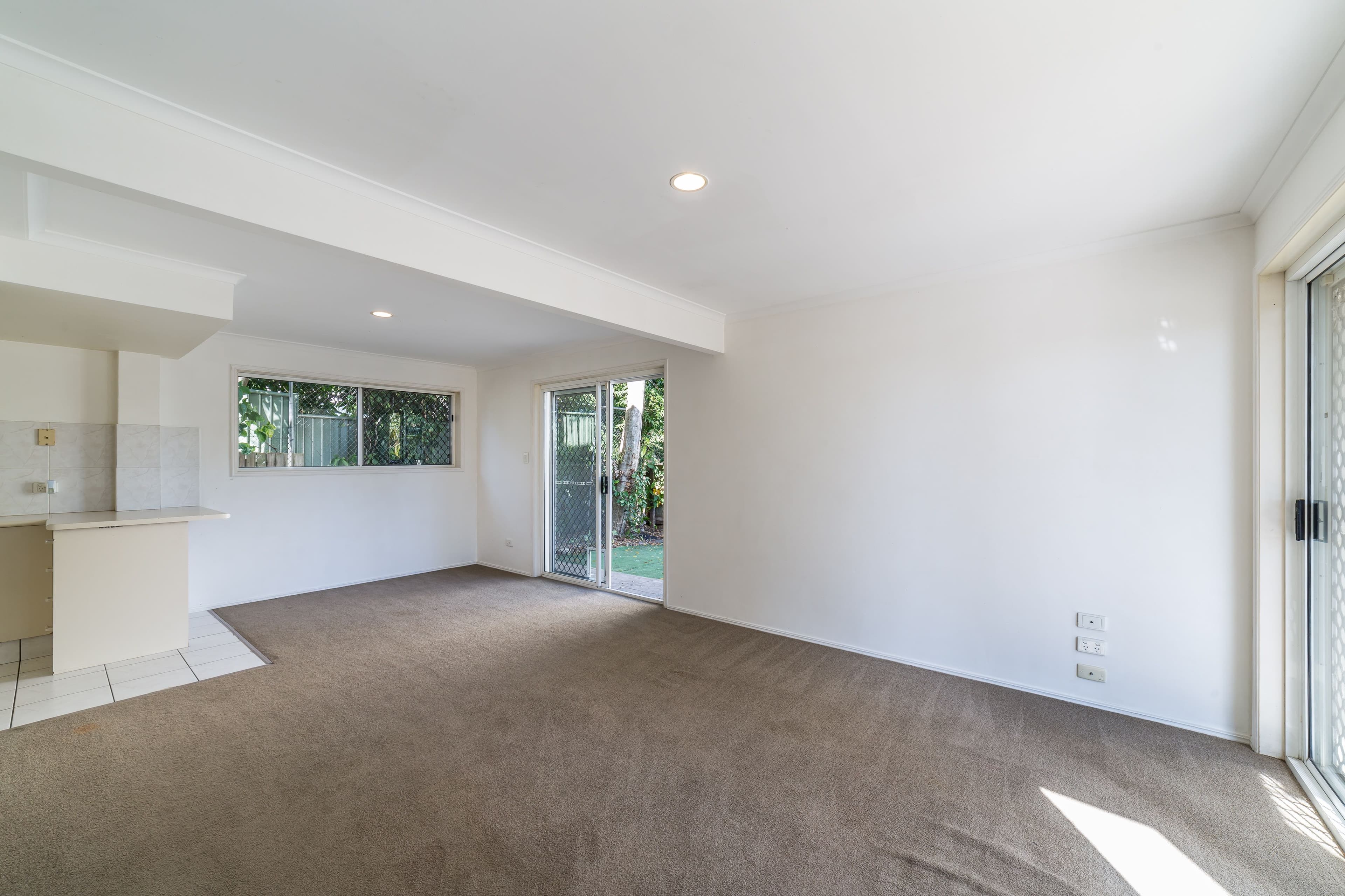 74 Pohlman Street, Southport QLD 4215, Southport - Thumbnail 5