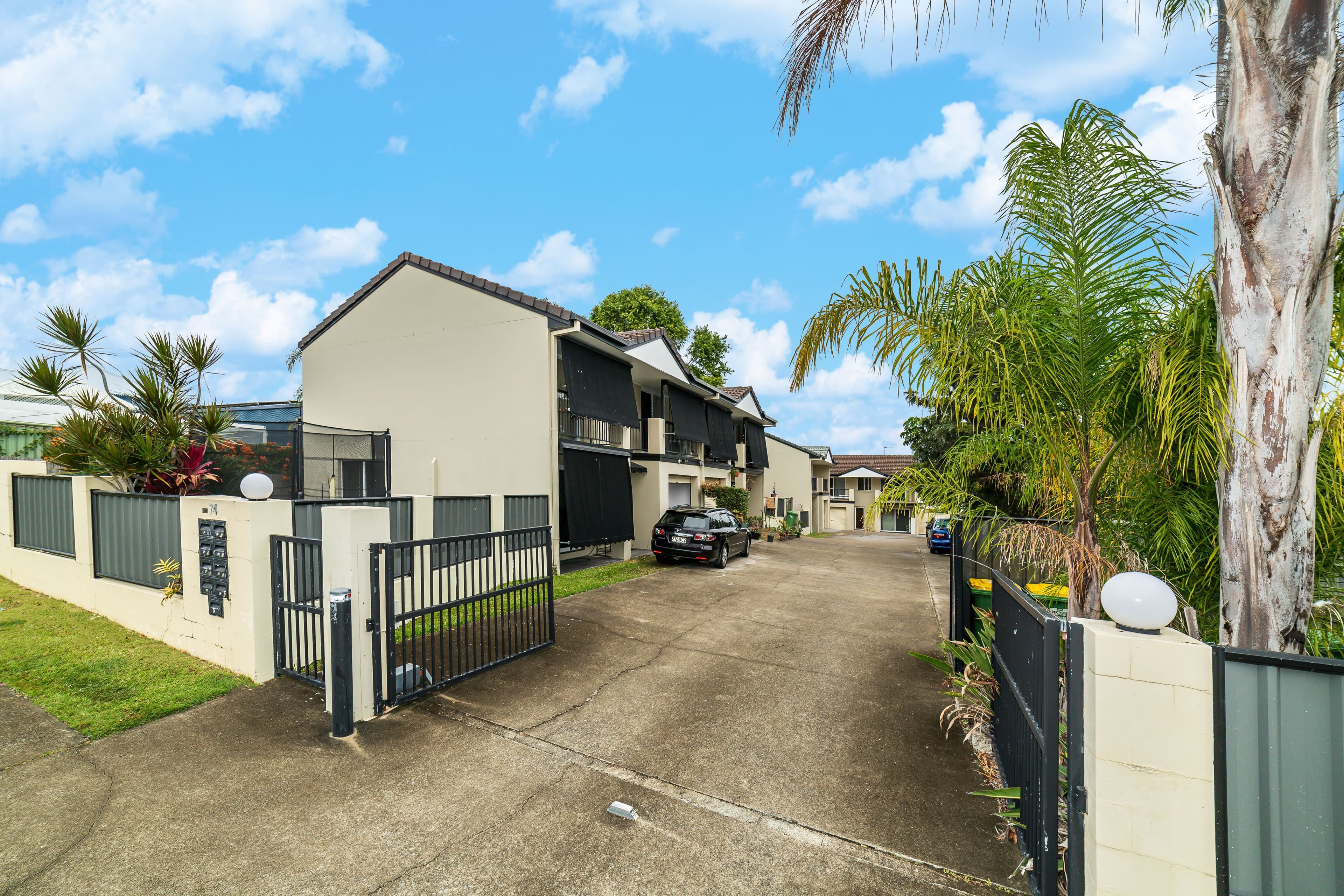 74 Pohlman Street, Southport QLD 4215, Southport - Thumbnail 8