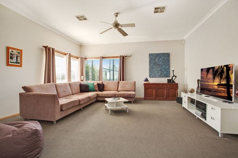 7 Cedar Wattle Close, ABERGLASSLYN NSW 2320, Aberglasslyn - Thumbnail 2