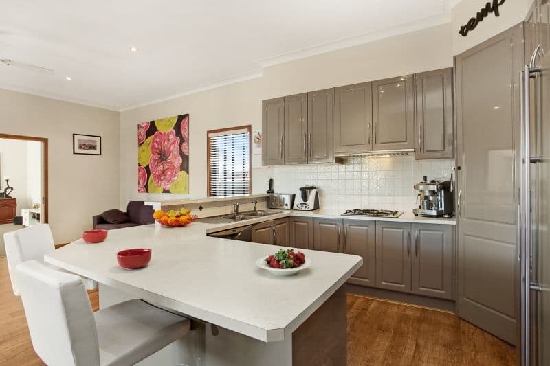 7 Cedar Wattle Close, ABERGLASSLYN NSW 2320, Aberglasslyn - Thumbnail 5