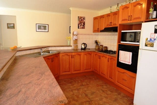 74 Avenel Road, SEYMOUR VIC 3660, Seymour - Thumbnail 2