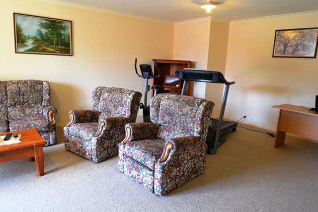 74 Avenel Road, SEYMOUR VIC 3660, Seymour - Thumbnail 6