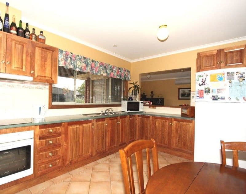 4 Crocker Crescent, LOXTON SA 5333, Loxton - Thumbnail 6