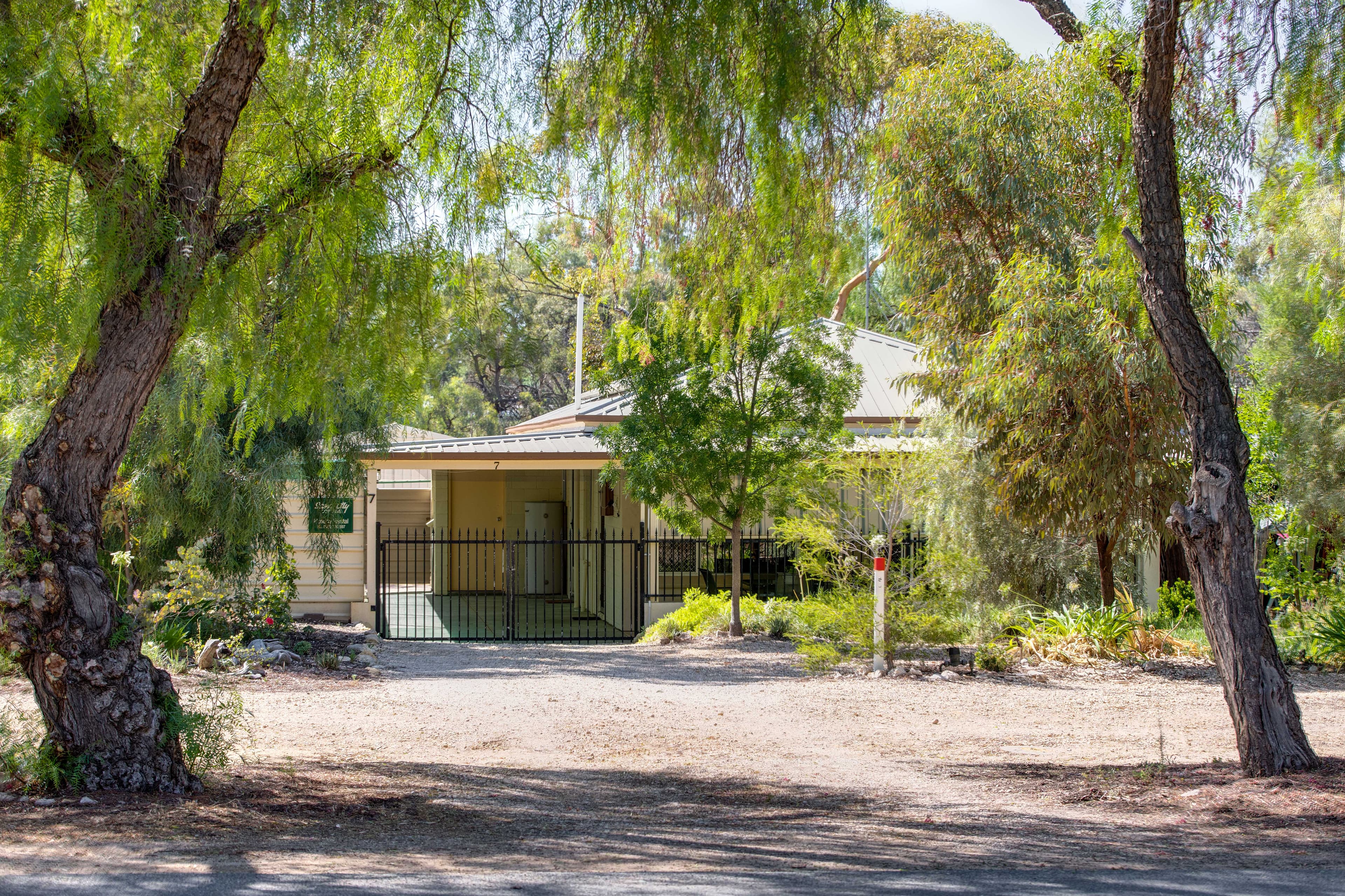 7 Queen Elizabeth Drive, Barmera SA 5345, Barmera - Image 1
