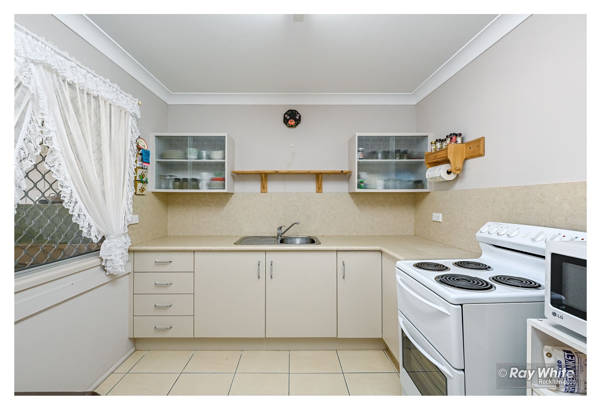 21 Hardy Avenue, Park Avenue QLD 4701, Park Avenue - Thumbnail 5