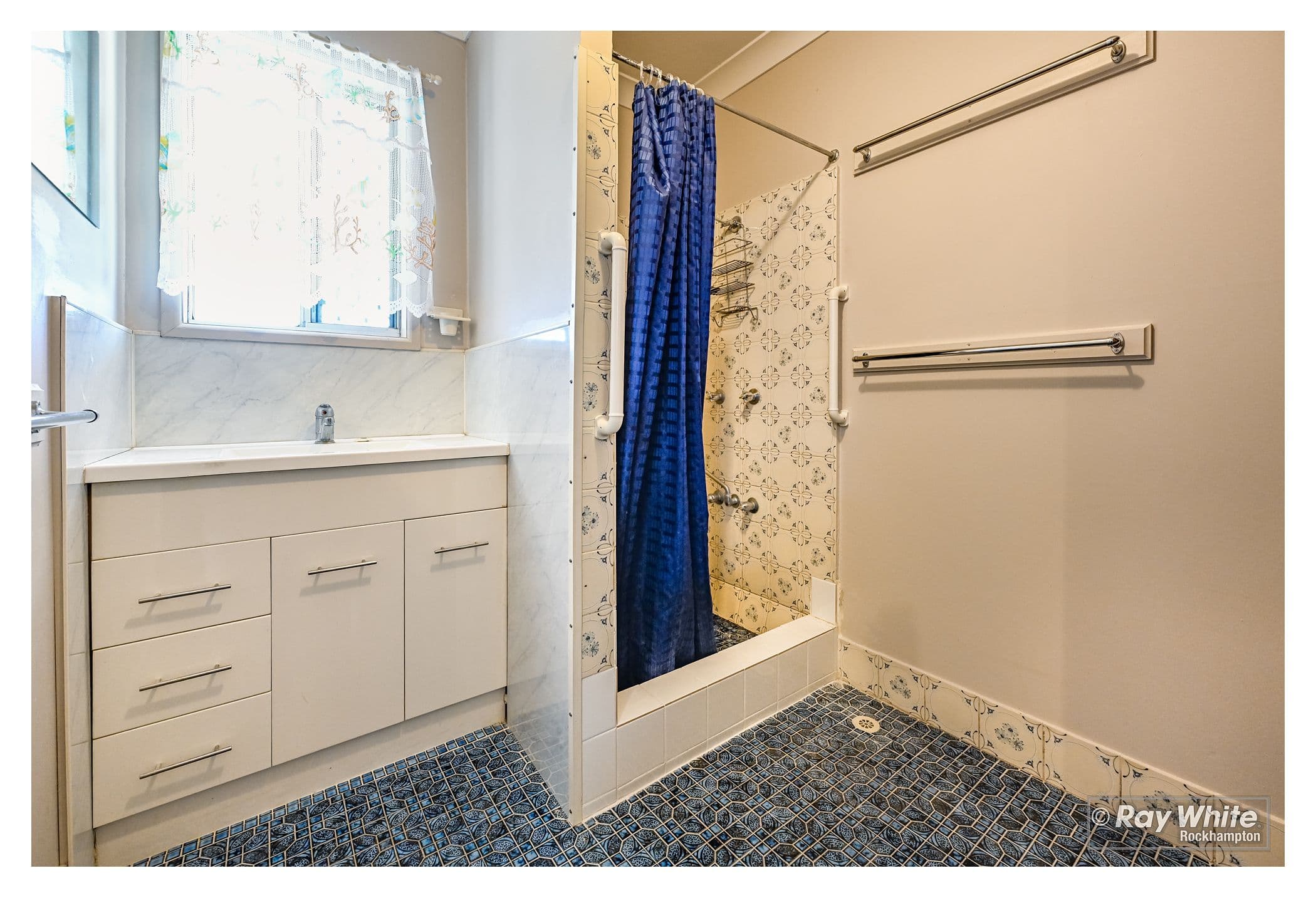 21 Hardy Avenue, Park Avenue QLD 4701, Park Avenue - Thumbnail 6