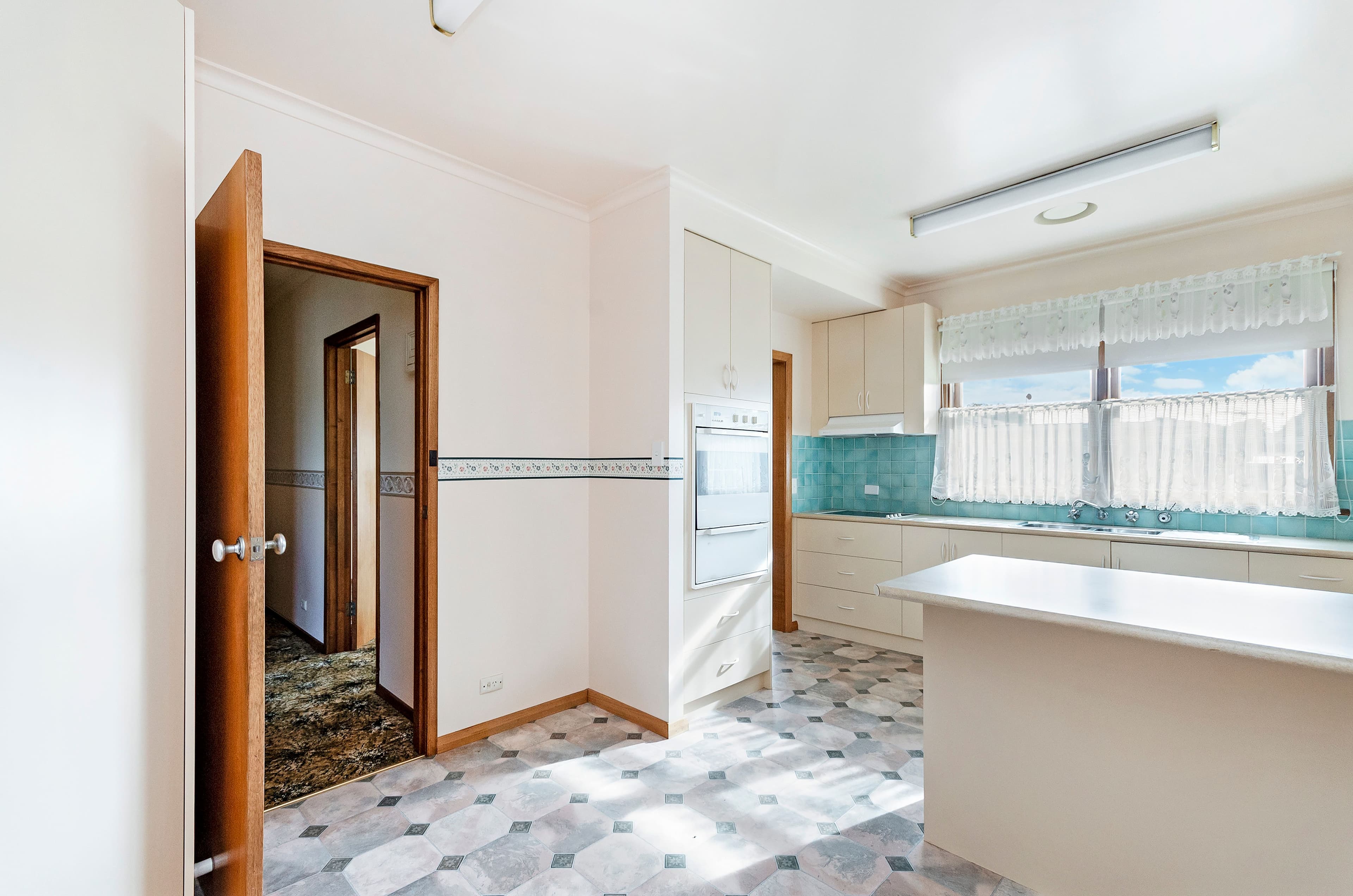 16 Tylden Street, Warrnambool VIC 3280, Warrnambool - Thumbnail 2