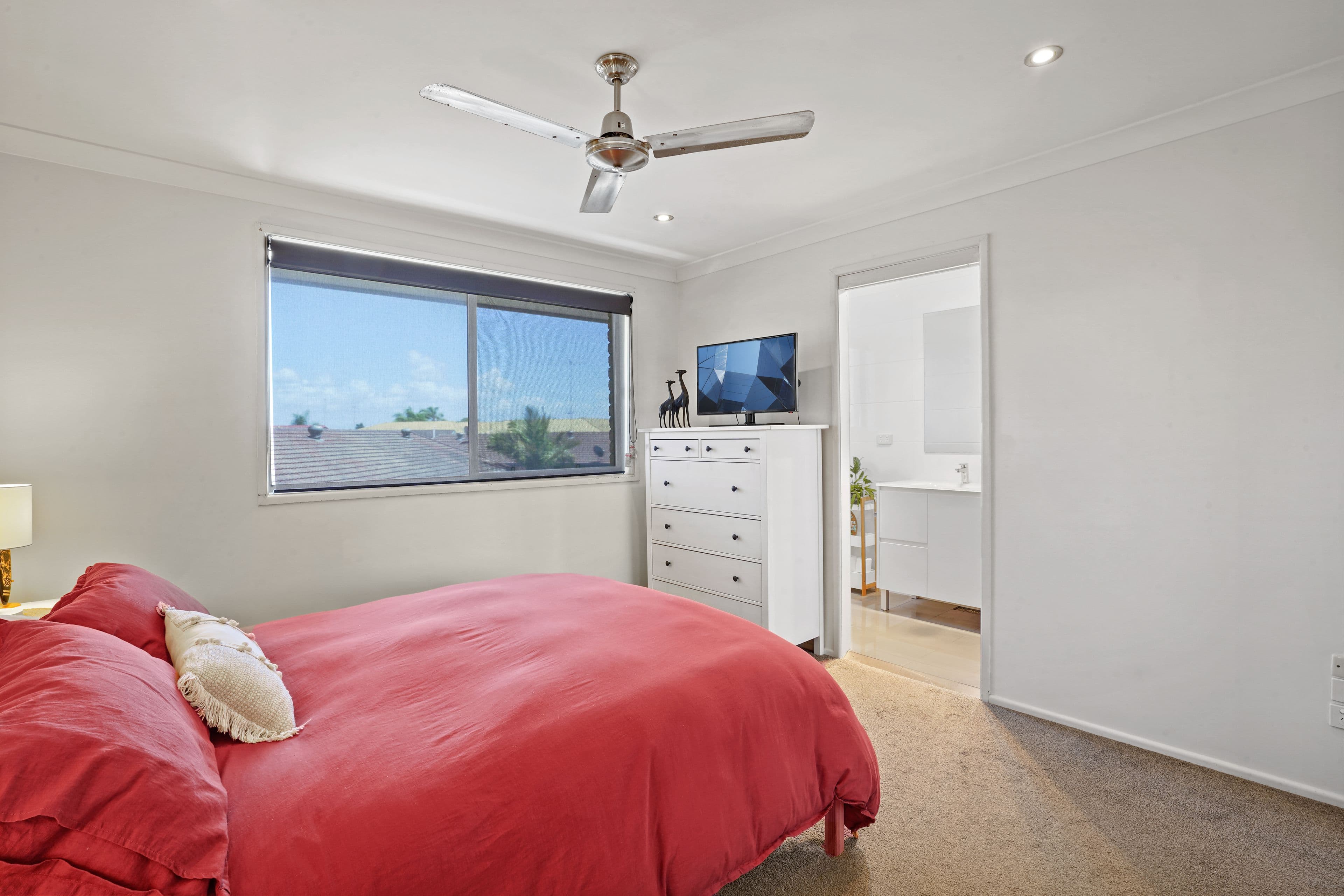 13 Christina Court, Mermaid Waters QLD 4218, Mermaid Waters - Thumbnail 8