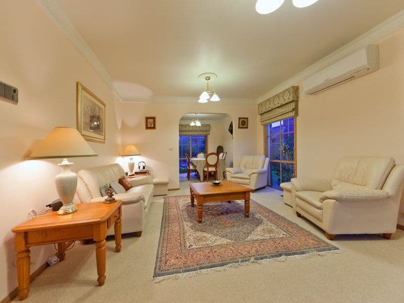 5 Connaught Place, GLEN WAVERLEY VIC 3150, Glen Waverley - Thumbnail 3