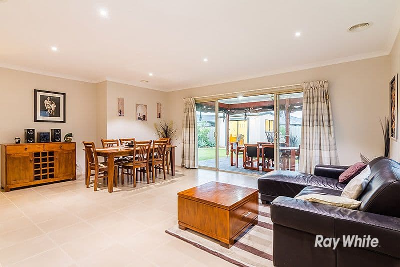 34 Thurvaston Crescent, Cranbourne East VIC 3977, Cranbourne East - Thumbnail 4