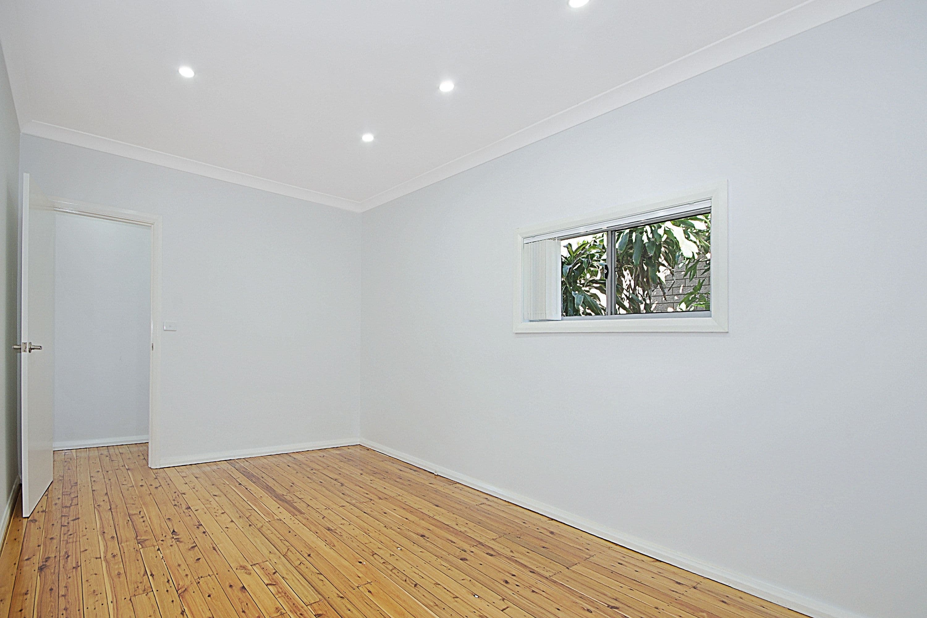 2 Henry Lawson Drive, Peakhurst - Thumbnail 4