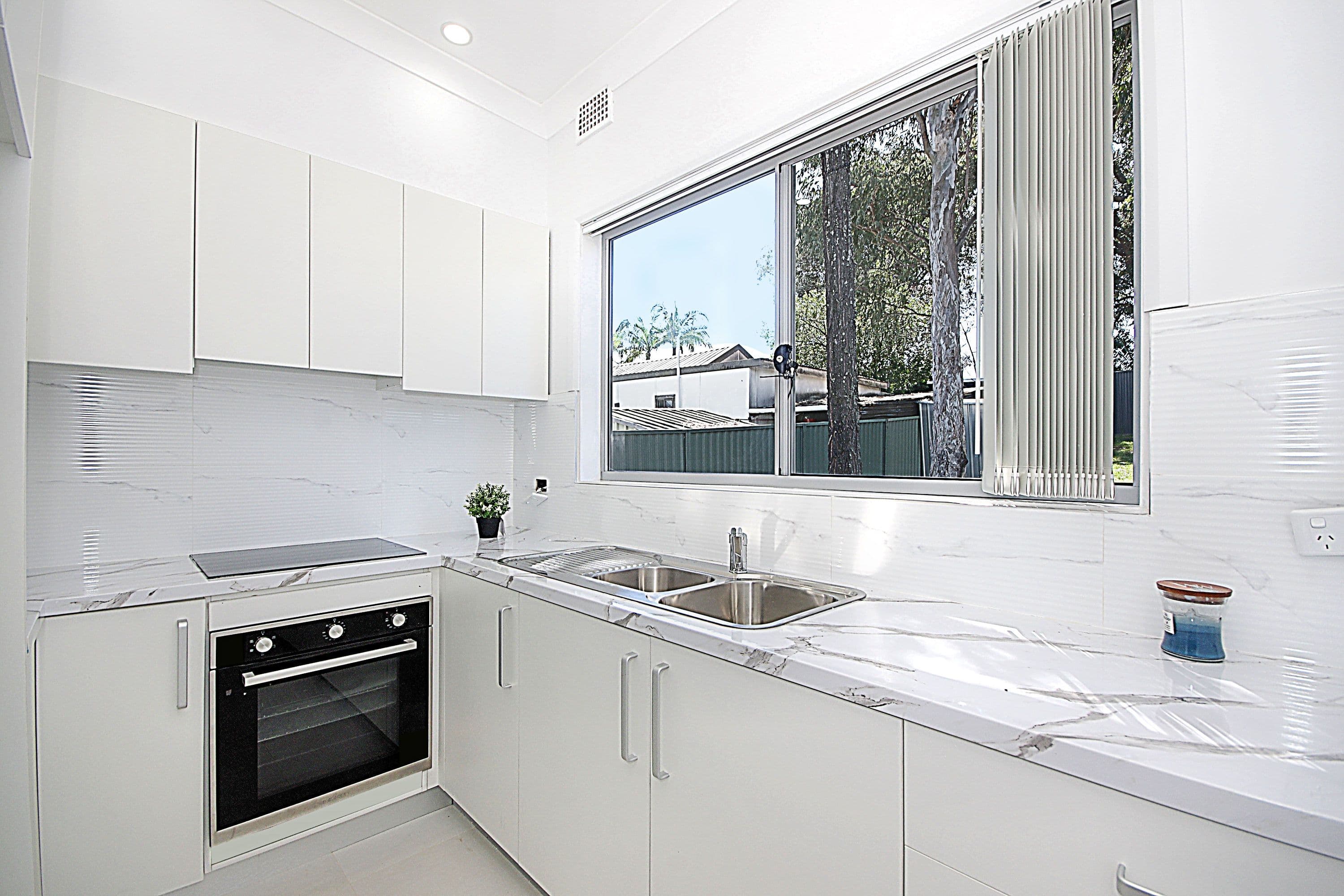 2 Henry Lawson Drive, Peakhurst - Thumbnail 5