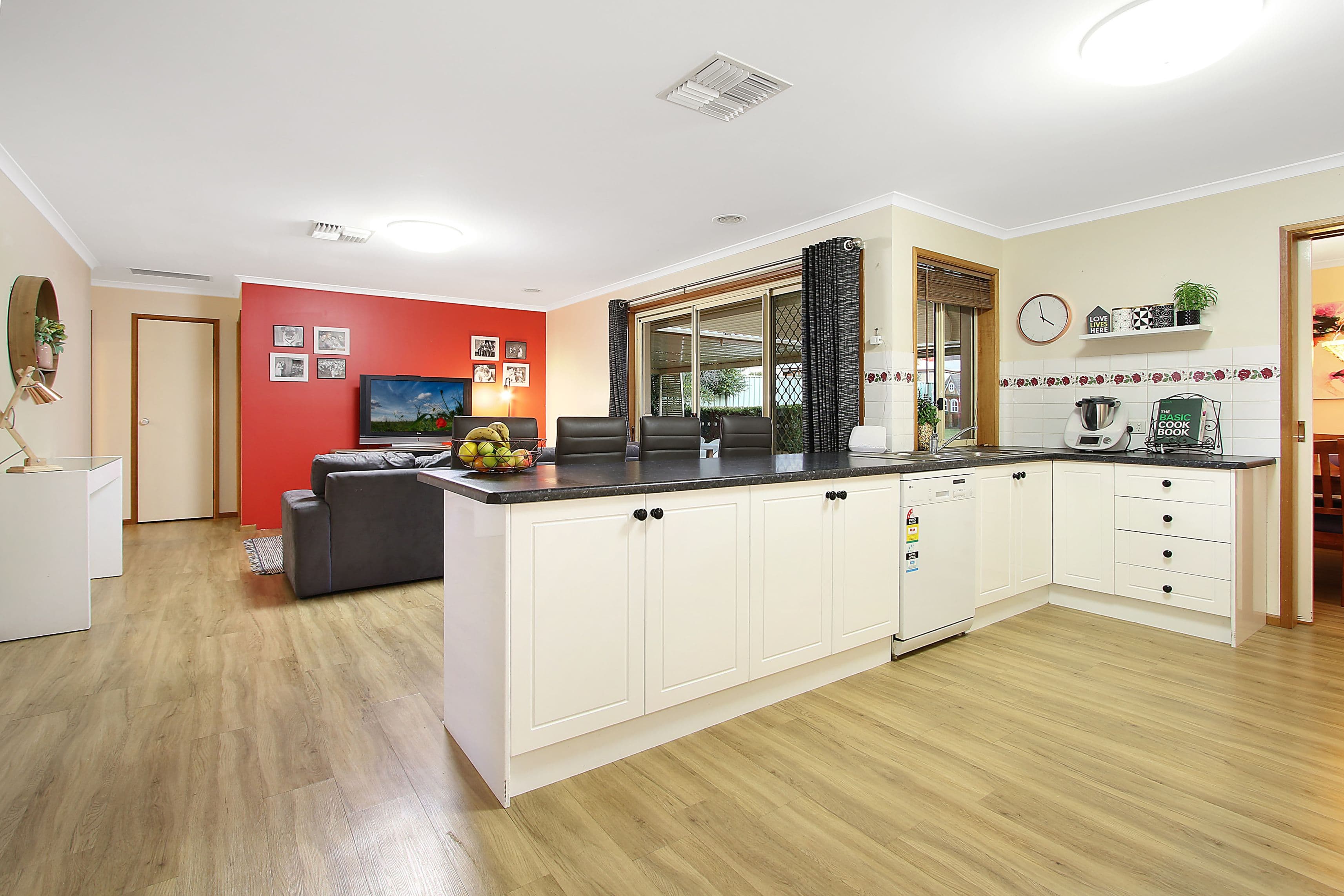26 Peacock Avenue, West Wodonga VIC 3690, West Wodonga - Thumbnail 3