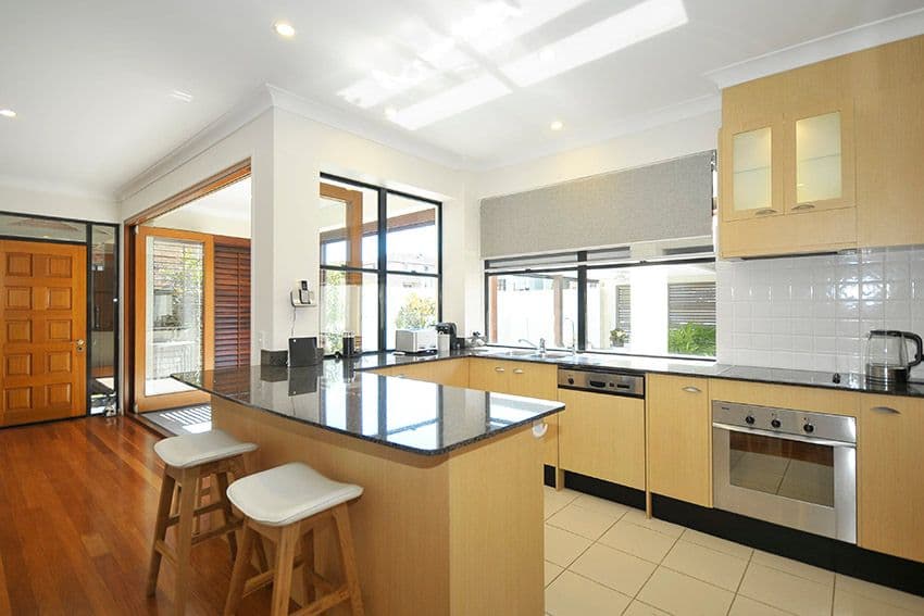 24 Cronulla Avenue, Mermaid Beach QLD 4218, Mermaid Beach - Thumbnail 5