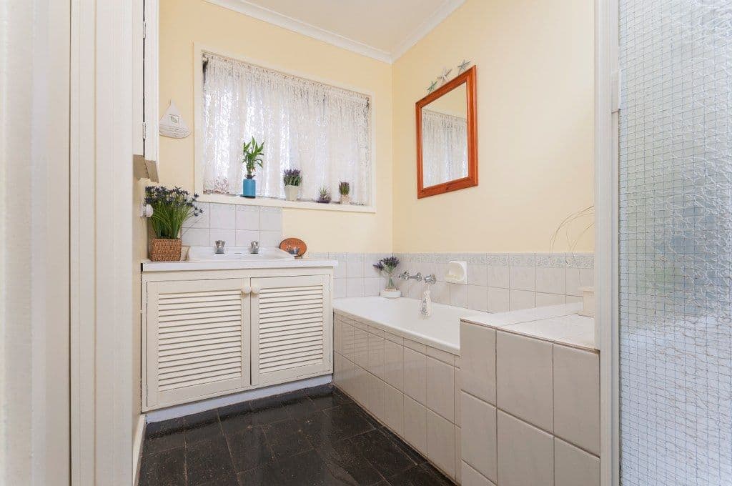1 Canadian Court, MEADOW HEIGHTS VIC 3048, Meadow Heights - Thumbnail 5