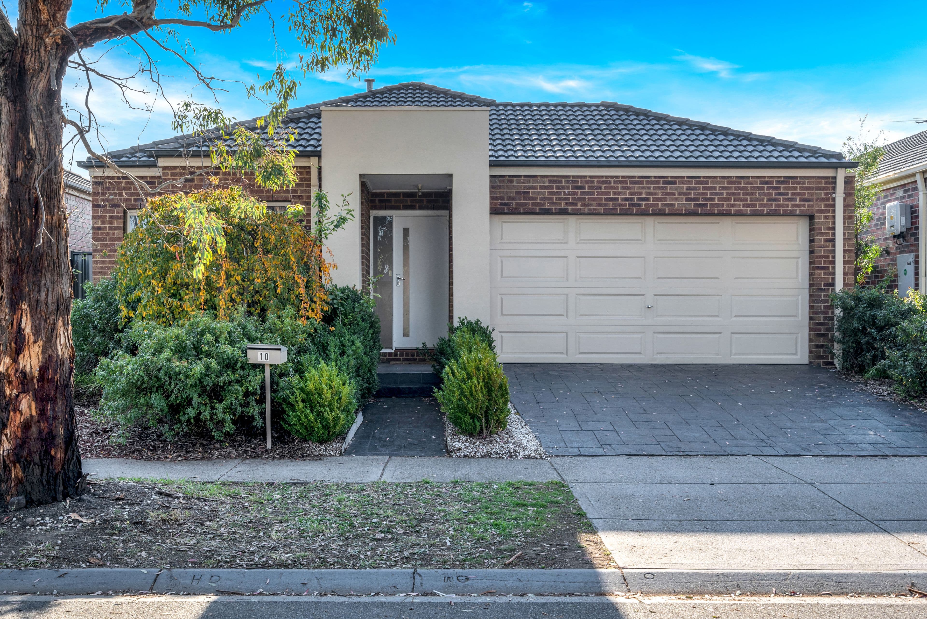 10 Somersby Road, Craigieburn VIC 3064, Craigieburn - Image 1