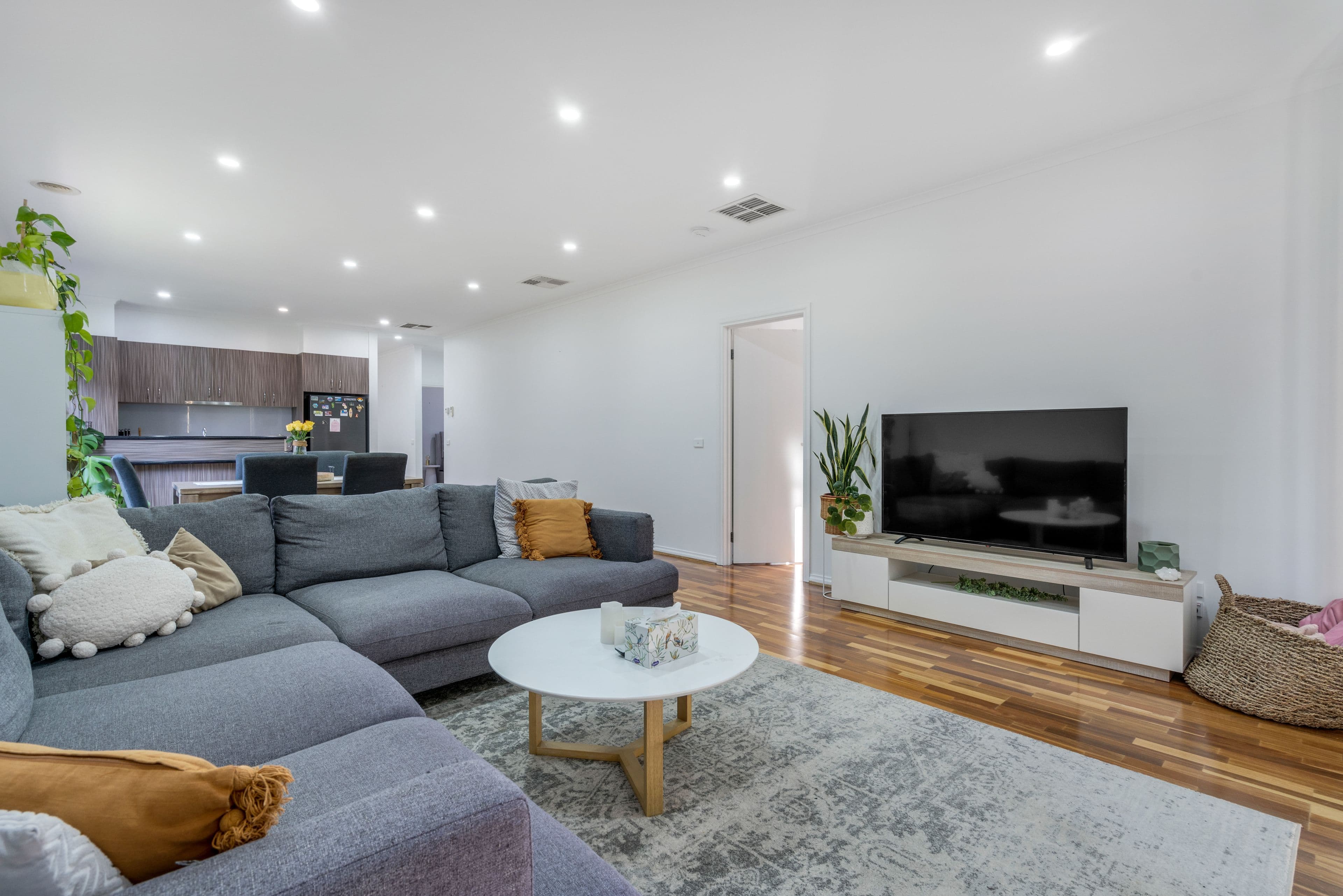 10 Somersby Road, Craigieburn VIC 3064, Craigieburn - Thumbnail 5