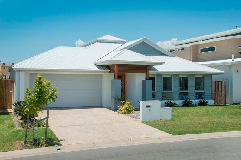 16 Mariner Avenue, HOPE ISLAND QLD 4212, Hope Island - Thumbnail 2