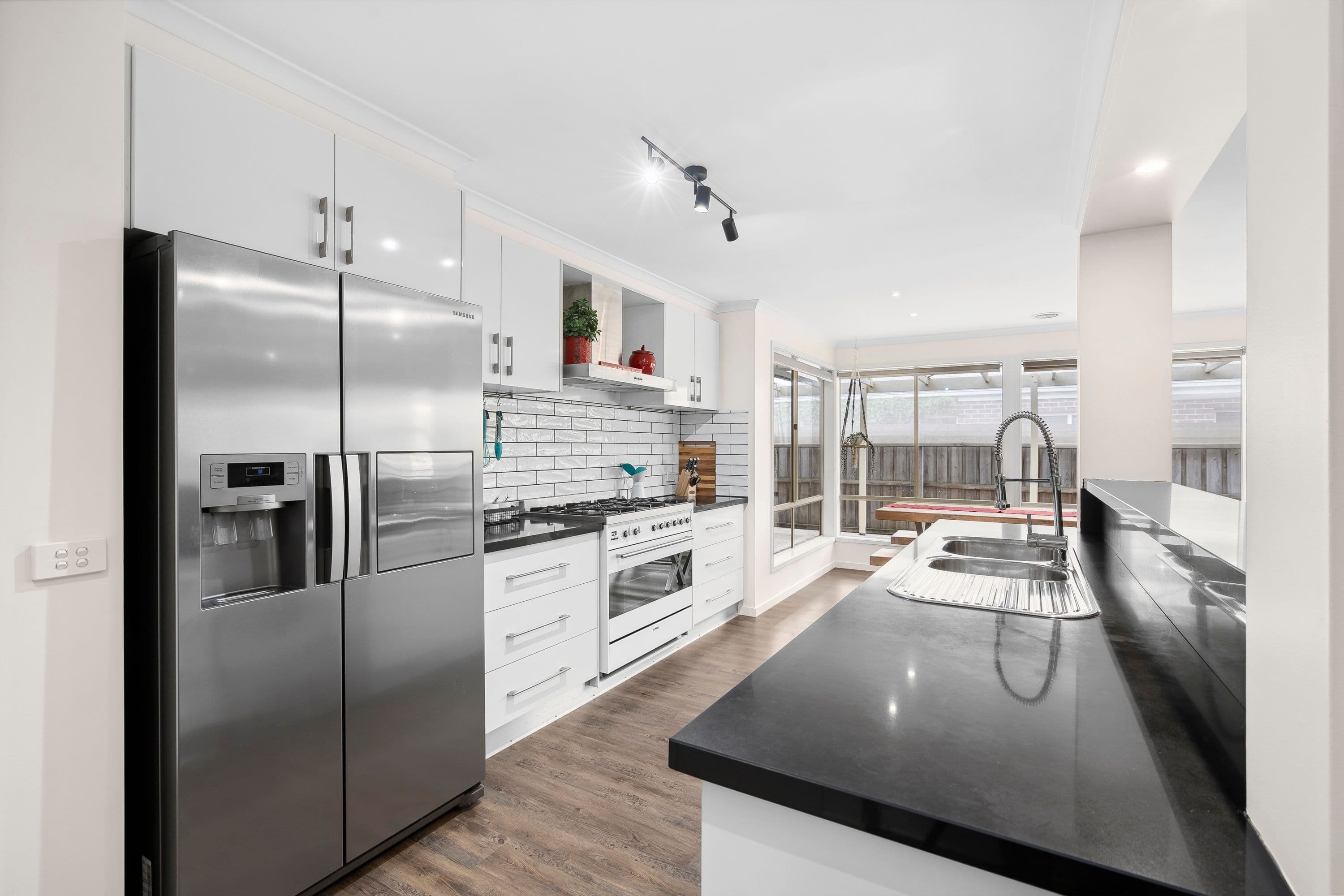 54 Coakley Crescent, LOVELY BANKS VIC 3213, Lovely Banks - Thumbnail 4
